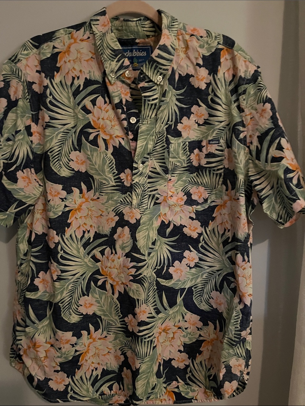 chubbies Navy Floral Short-Pull over with 3 buttons.
